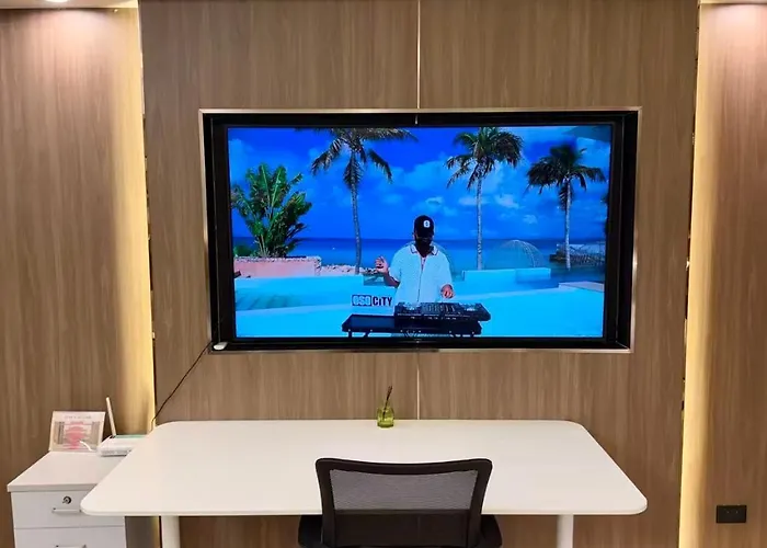 Venice Luxe Work 65-inch Tv And Kitchen For 3 Guests Only